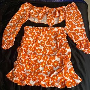 Two piece flower set